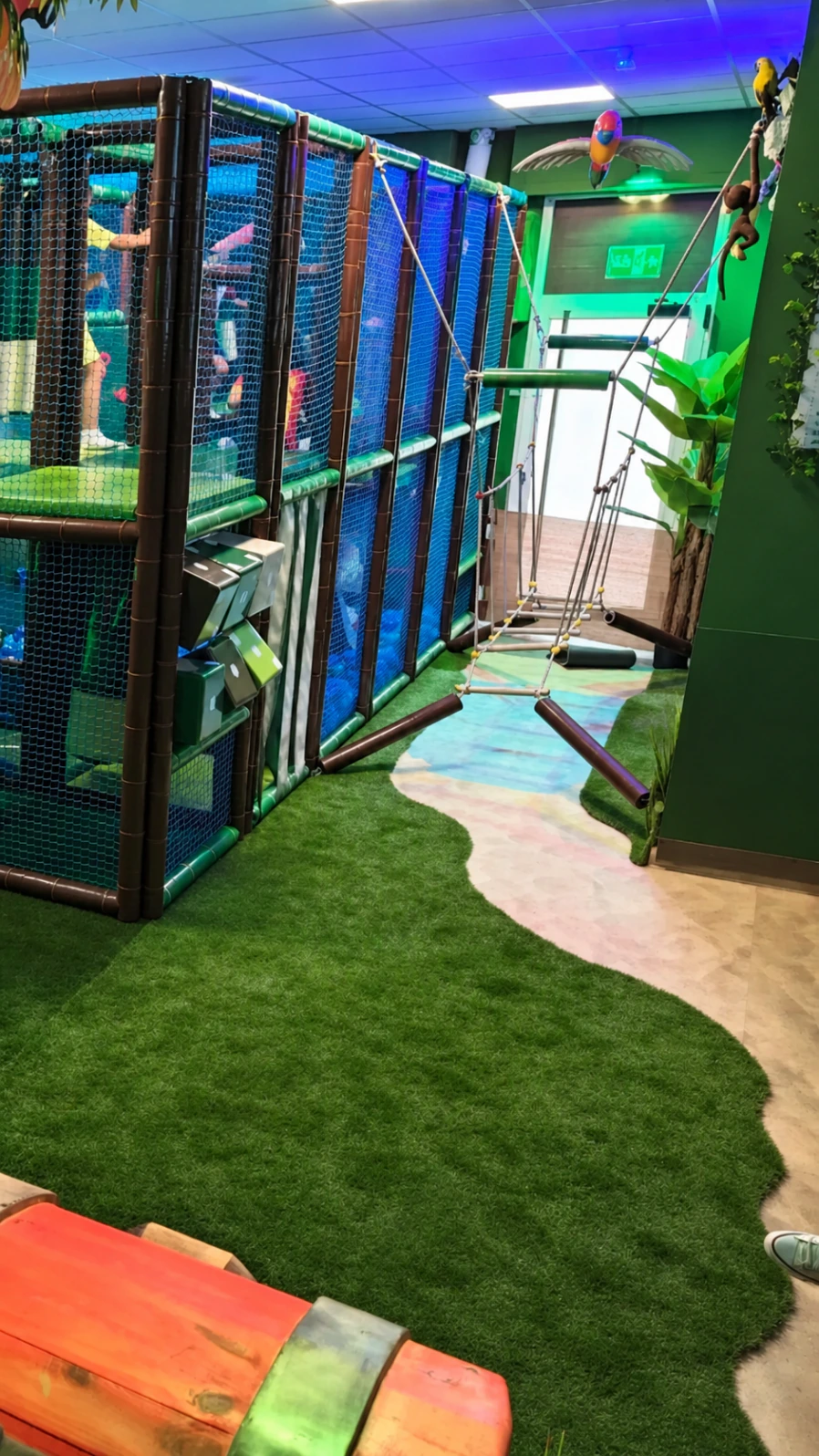 JUNGLE PARK - Imagen de cumpleaños 3